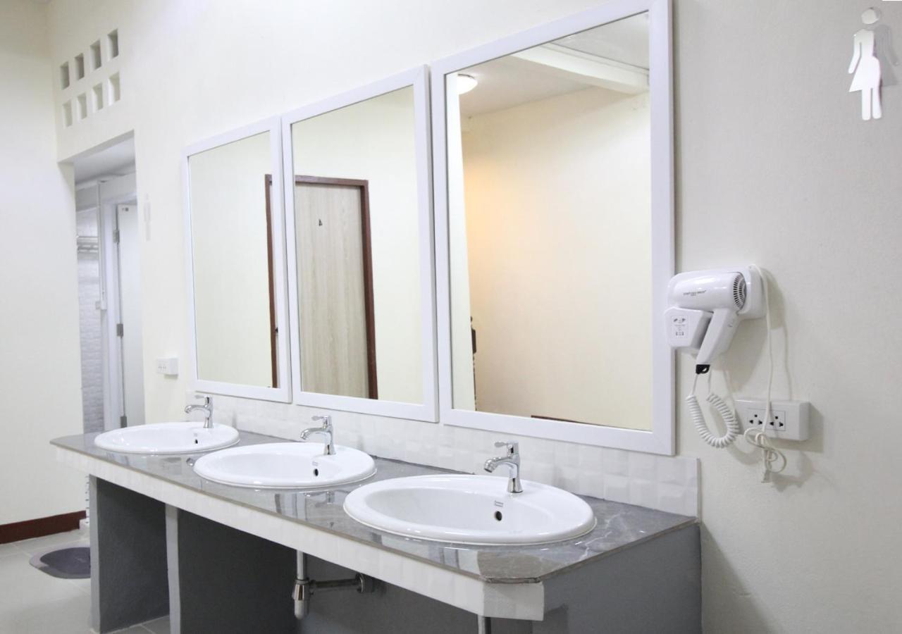Chaiwat Hostel Bangkok Buitenkant foto