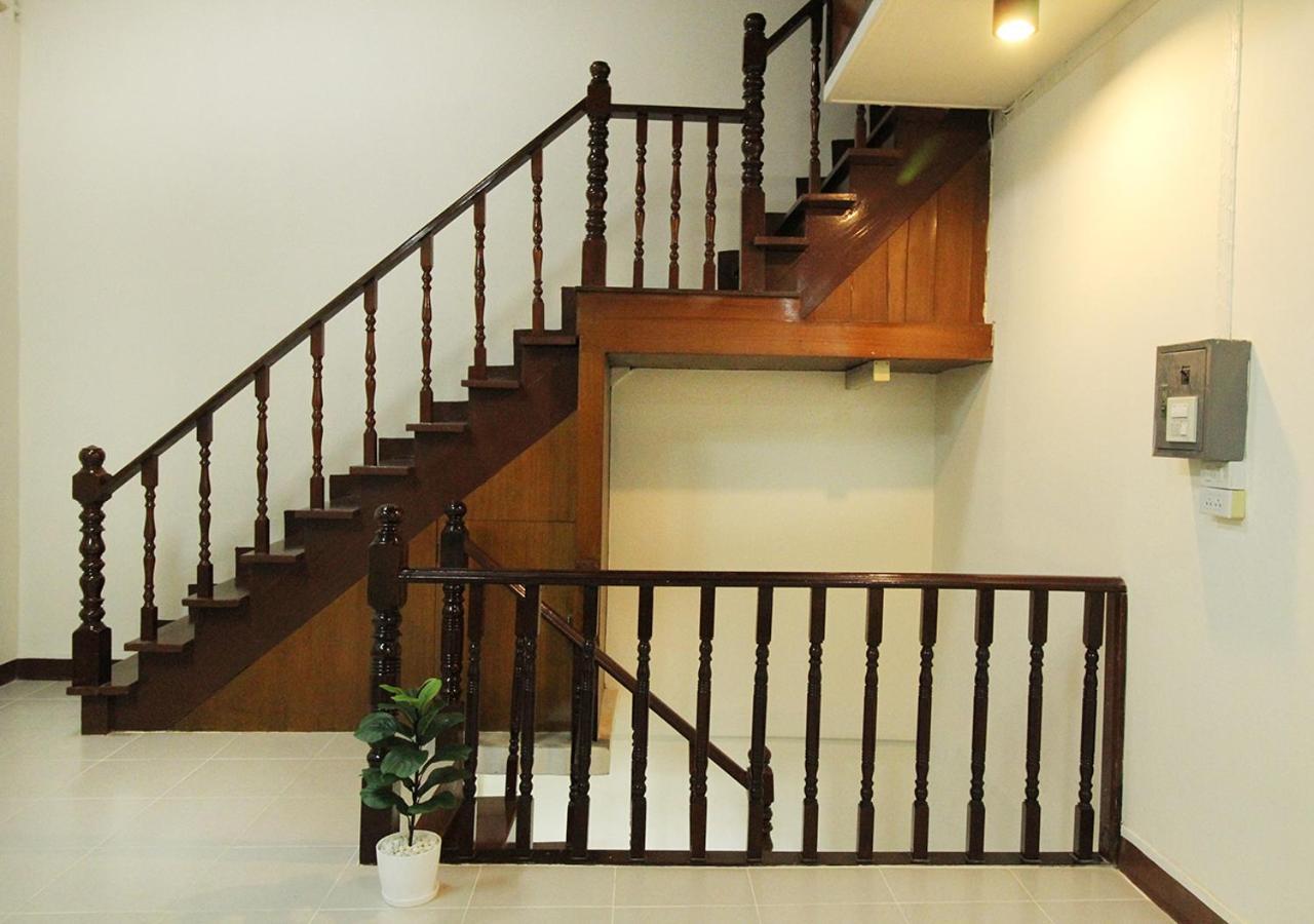 Chaiwat Hostel Bangkok Buitenkant foto