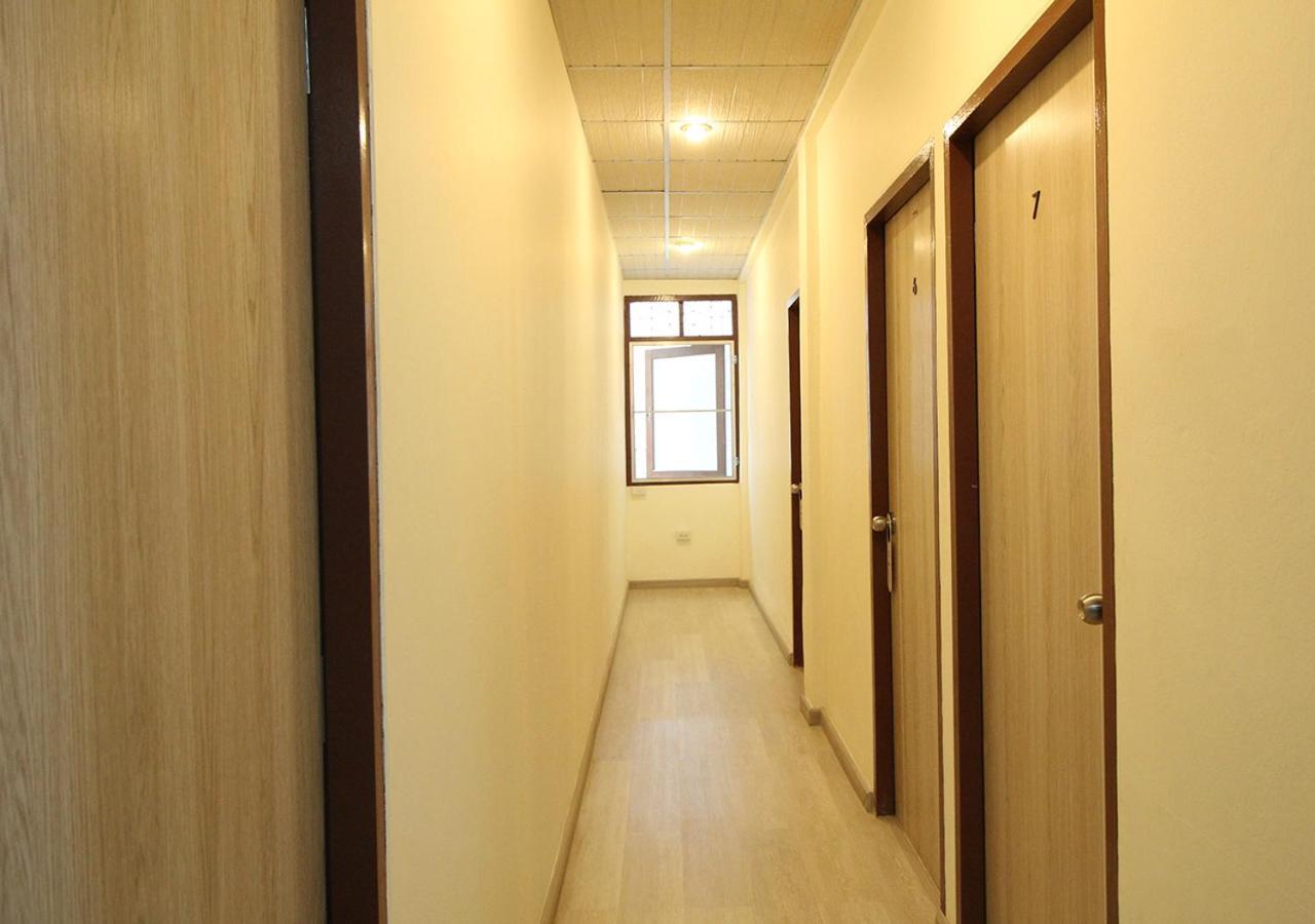 Chaiwat Hostel Bangkok Buitenkant foto