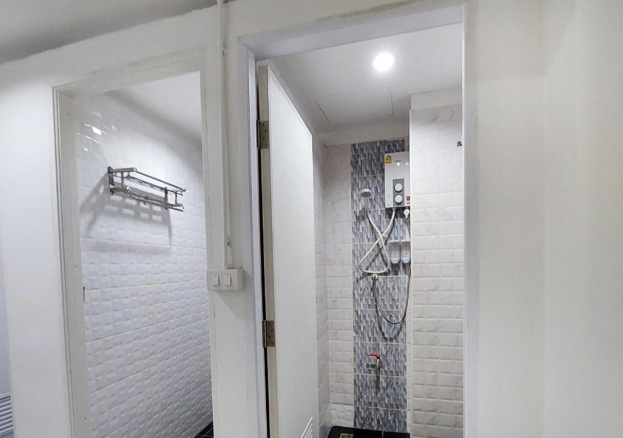 Chaiwat Hostel Bangkok Buitenkant foto