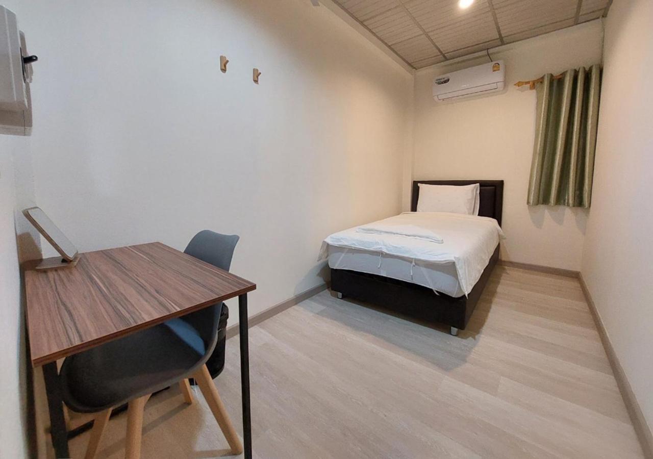 Chaiwat Hostel Bangkok Buitenkant foto
